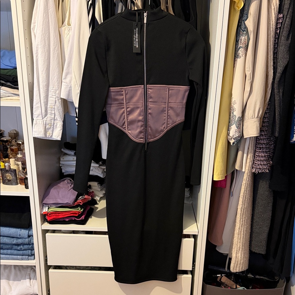 Manière De Voir Black Long Sleeve Dress with Mauve Corset Accent - Picture 3 of 3